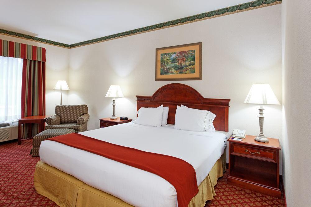 Holiday Inn Express & Suites Tupelo By Ihg Værelse billede