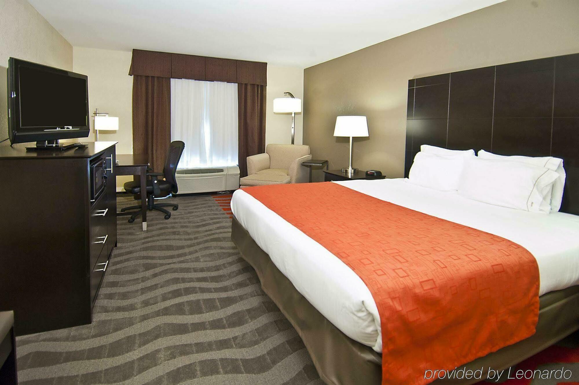 Holiday Inn Express & Suites Tupelo By Ihg Værelse billede